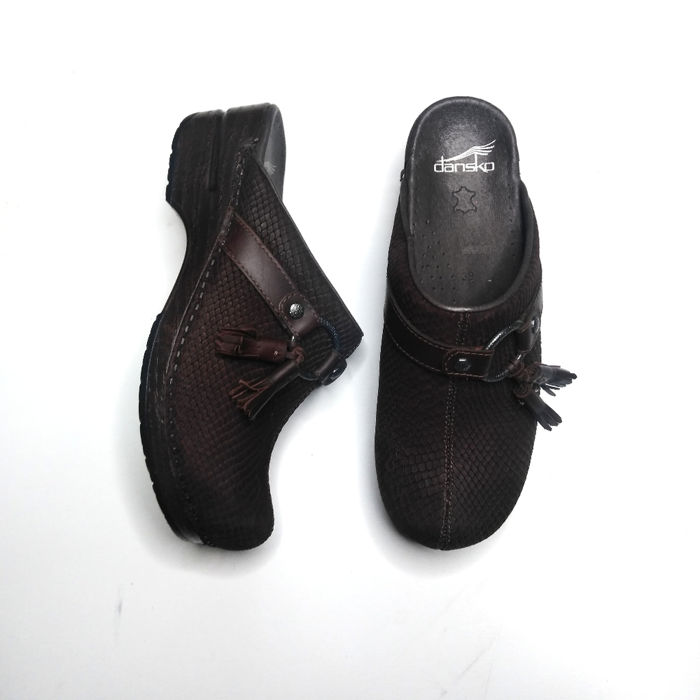 dansko tassel clogs brown size 9 (39)